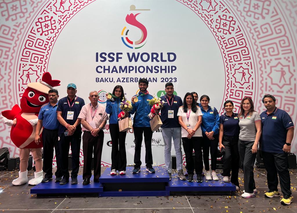 Shiva Narwal and Esha Singh are World Champions in 10m Air Pistol Mixed ...